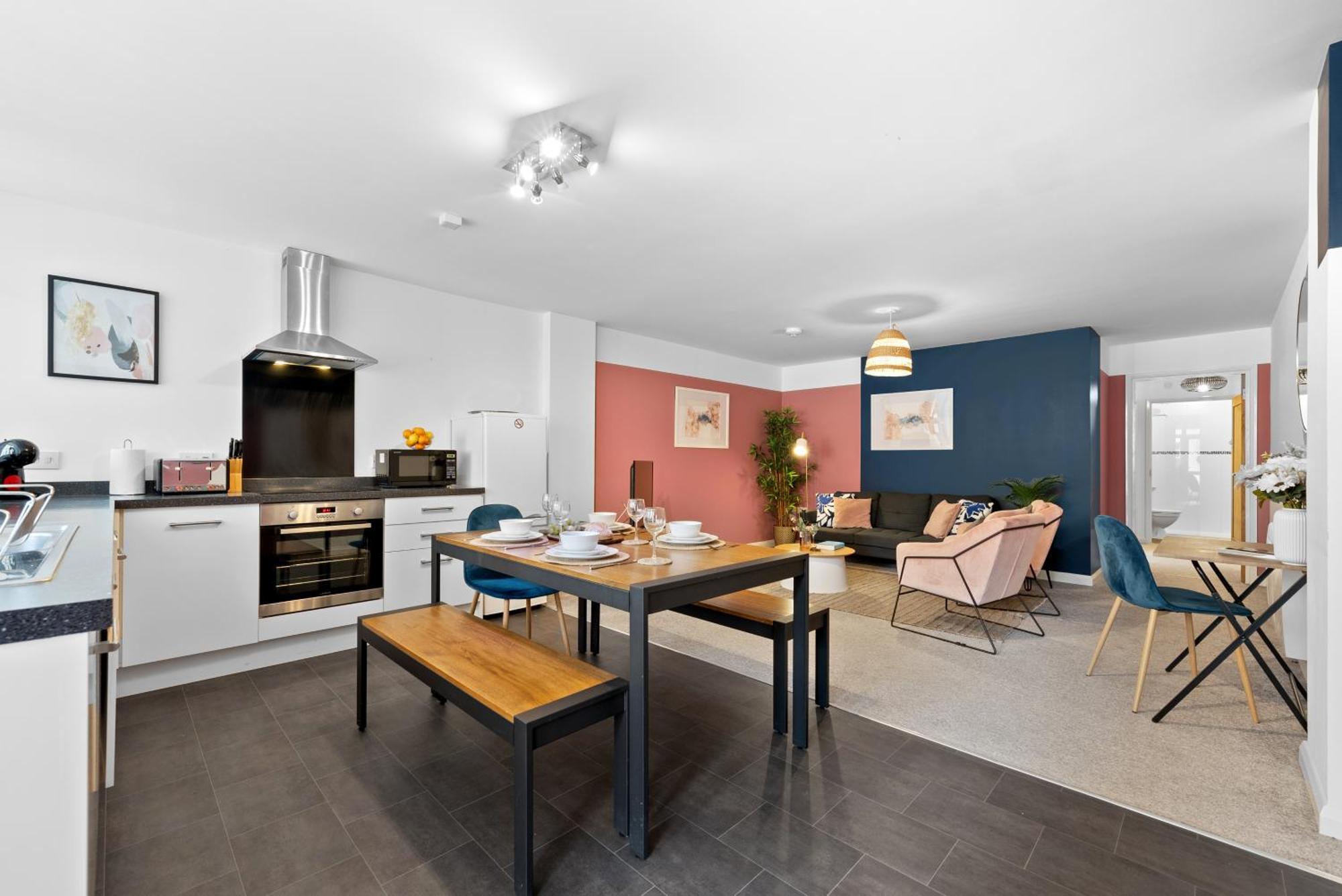 Glevum Lodge - 2 Bedroom Town Centre Apartment Сайърънсестър Екстериор снимка