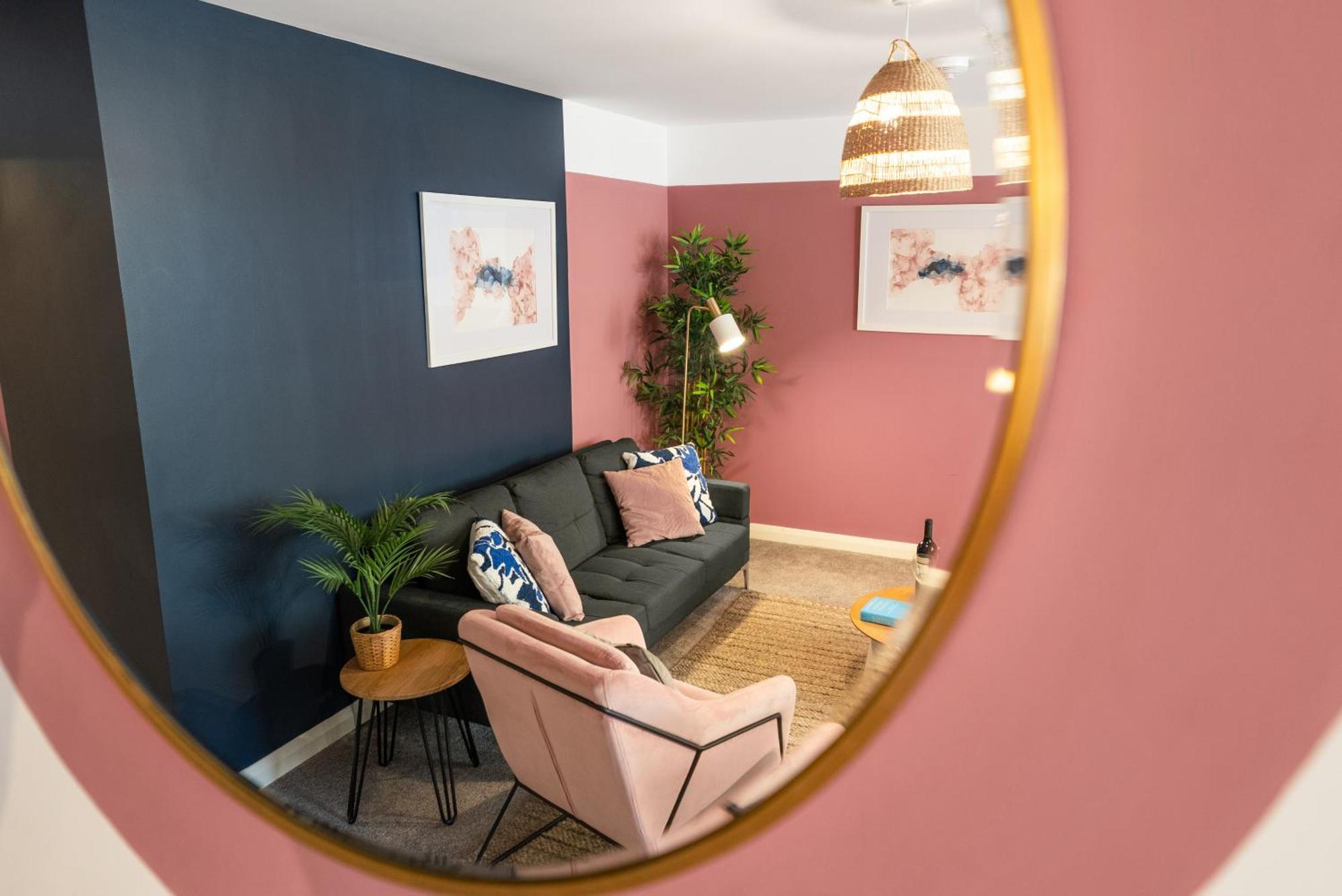 Glevum Lodge - 2 Bedroom Town Centre Apartment Сайърънсестър Екстериор снимка