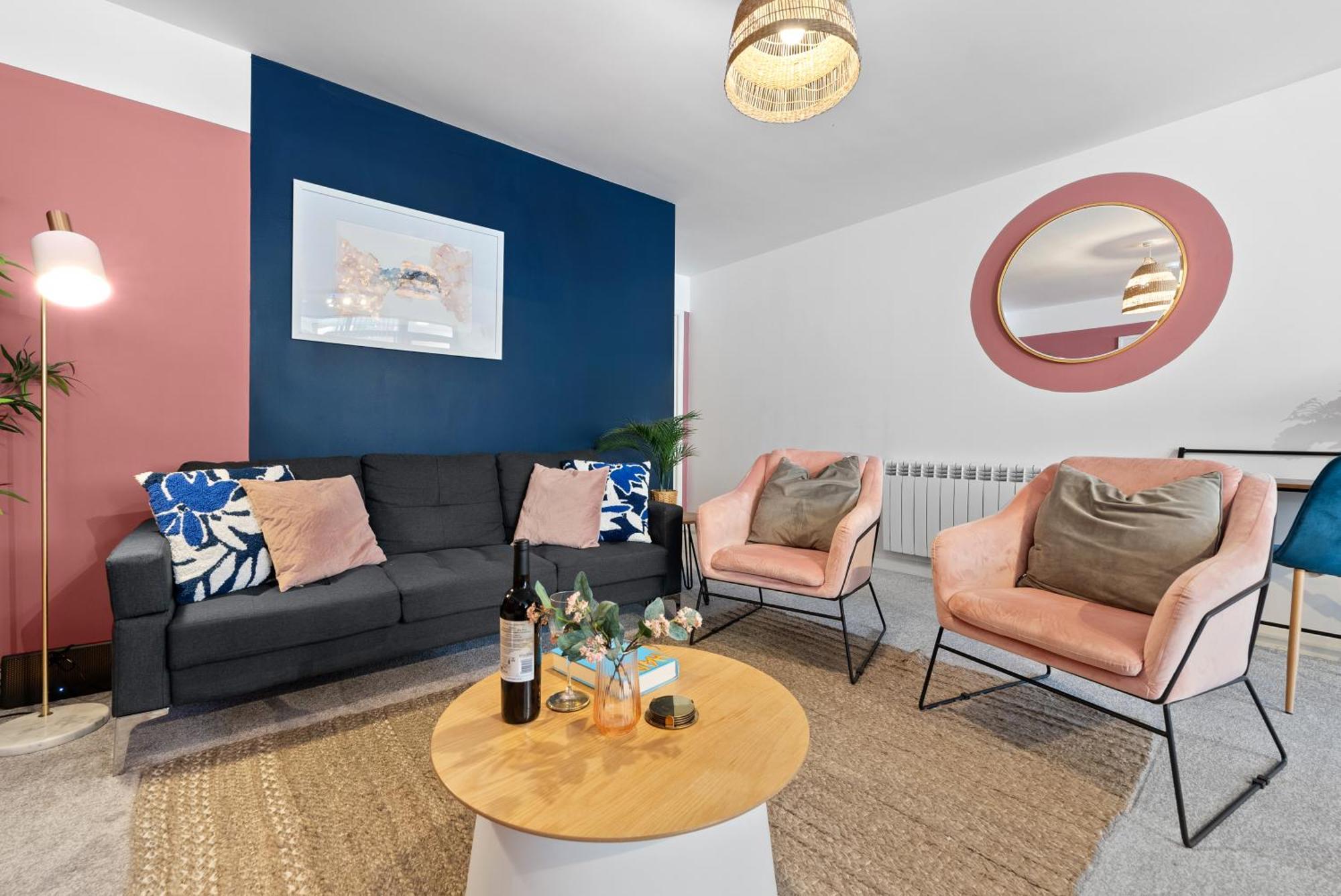 Glevum Lodge - 2 Bedroom Town Centre Apartment Сайърънсестър Екстериор снимка
