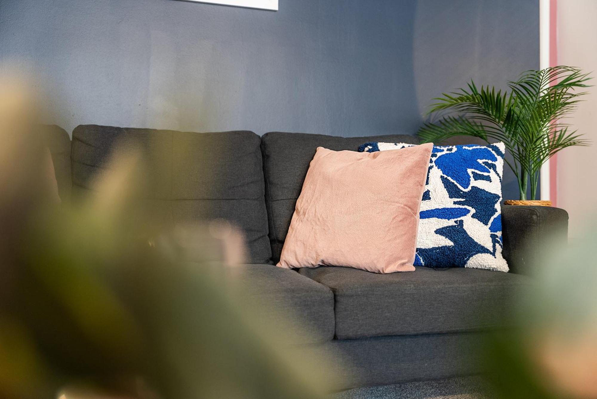 Glevum Lodge - 2 Bedroom Town Centre Apartment Сайърънсестър Екстериор снимка