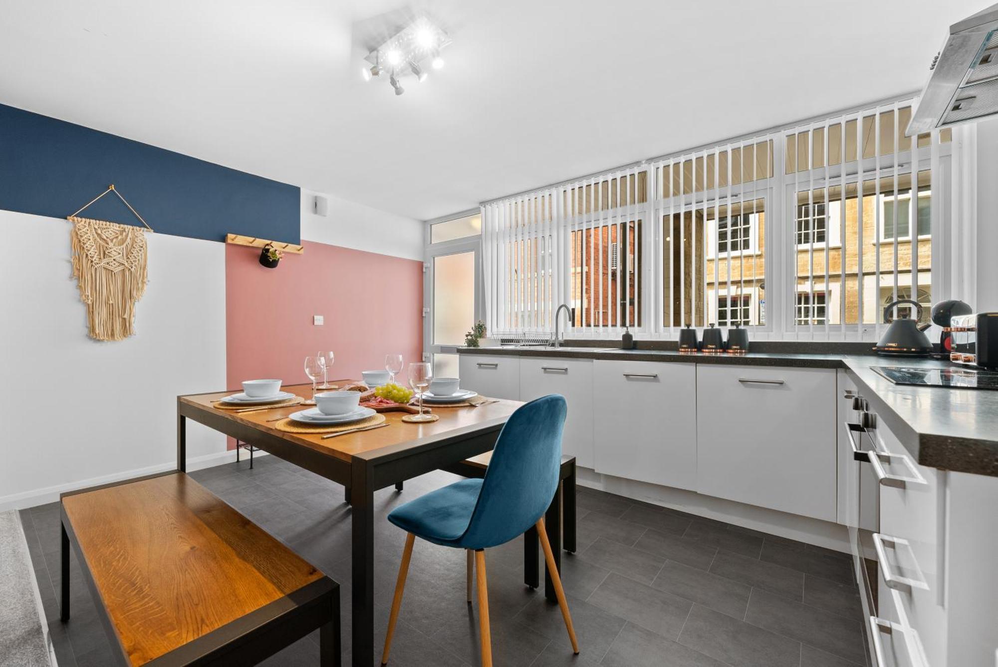 Glevum Lodge - 2 Bedroom Town Centre Apartment Сайърънсестър Екстериор снимка
